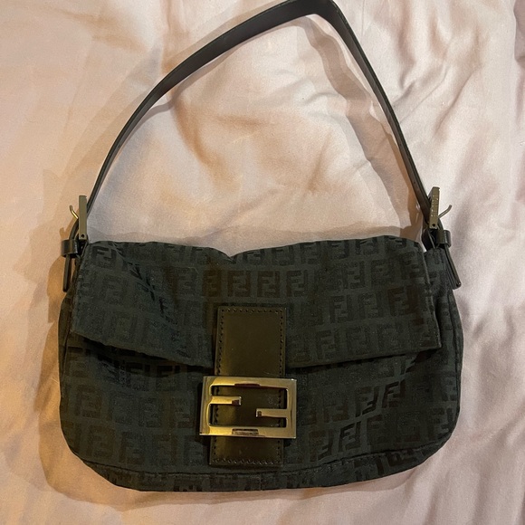 Fendi Baguette Black fabric - Picture 1 of 6